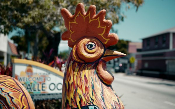 Hahn-Skulptur auf Calle Ocho in Little Havana